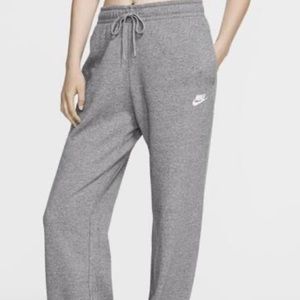 Nike sweatpants- size small